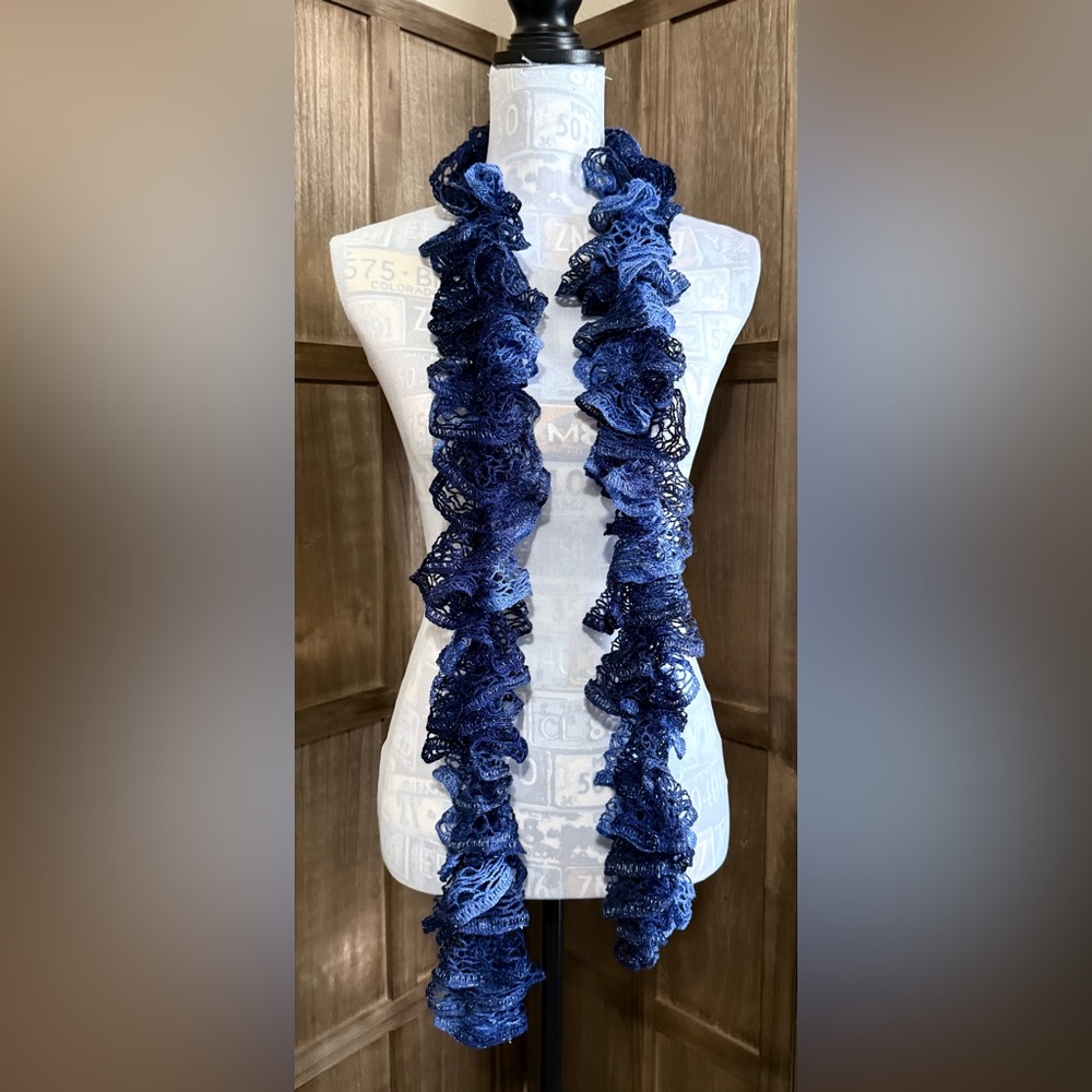 Beautiful Blue Boa. - Picture 2 of 2